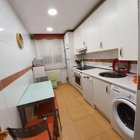 De Tres Con Garaje Y Todos Servicios Cerca Burgo