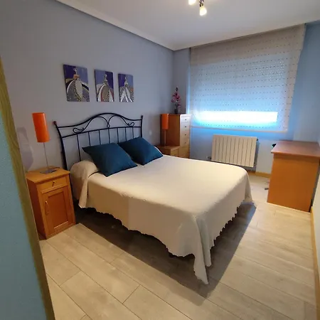 Apartament De Tres Con Garaje Y Todos Servicios Cerca Burgo