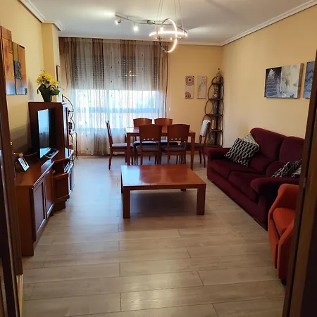 Apartament De Tres Con Garaje Y Todos Servicios Cerca