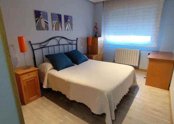 아파트 De Tres Con Garaje Y Todos Servicios Cerca Burgo